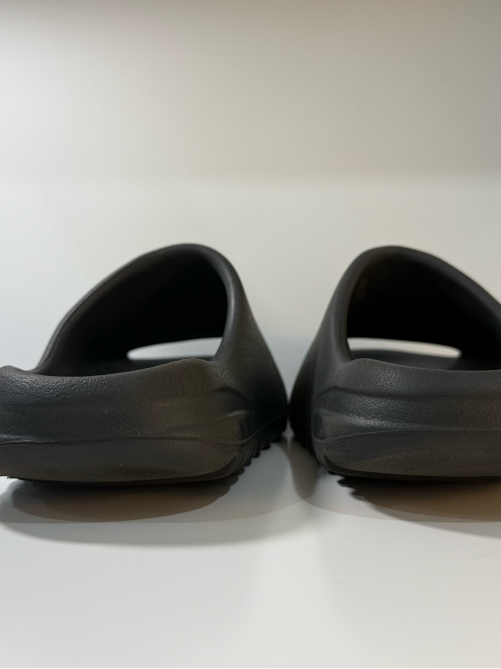 Adidas Yeezy Slide Onyx Women’s Size 5 US - Picture 8 of 16